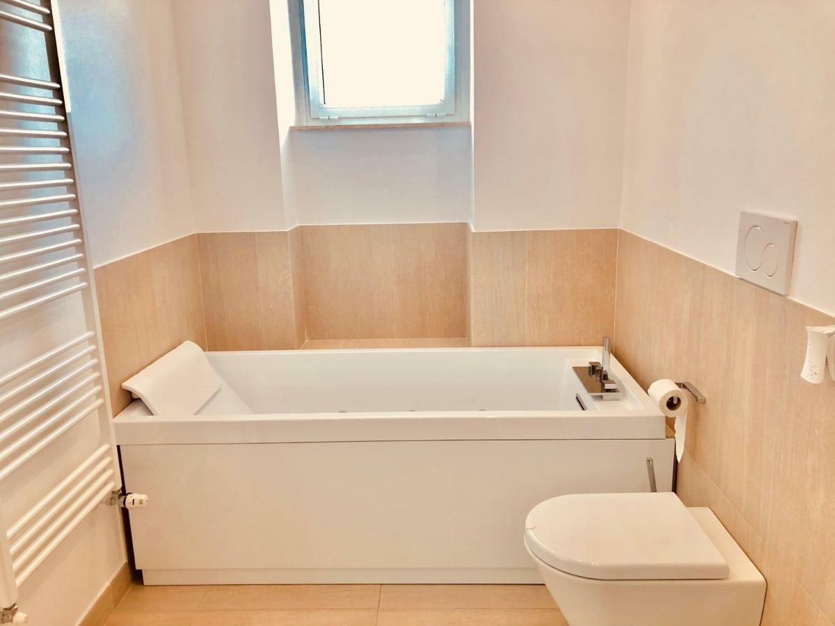 Attico Palazzo Di Vetro Apartment Luino Bagian luar foto